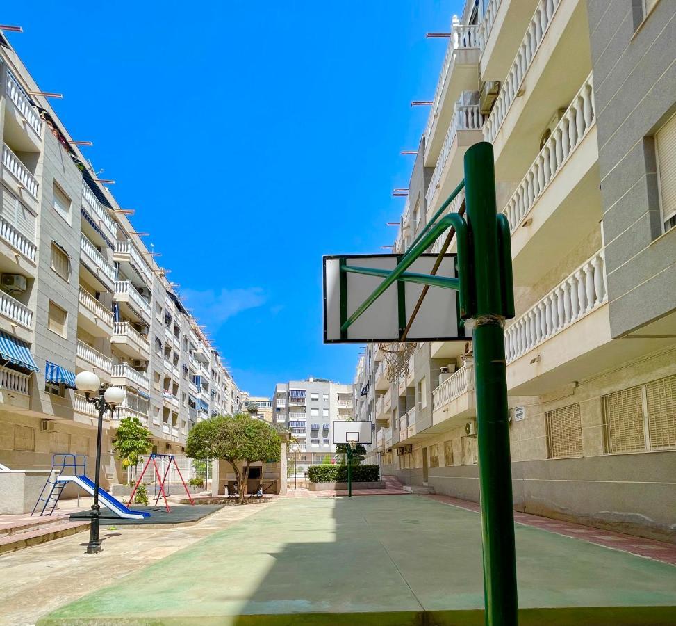 Torrevieja Comfortable Apartment Esterno foto