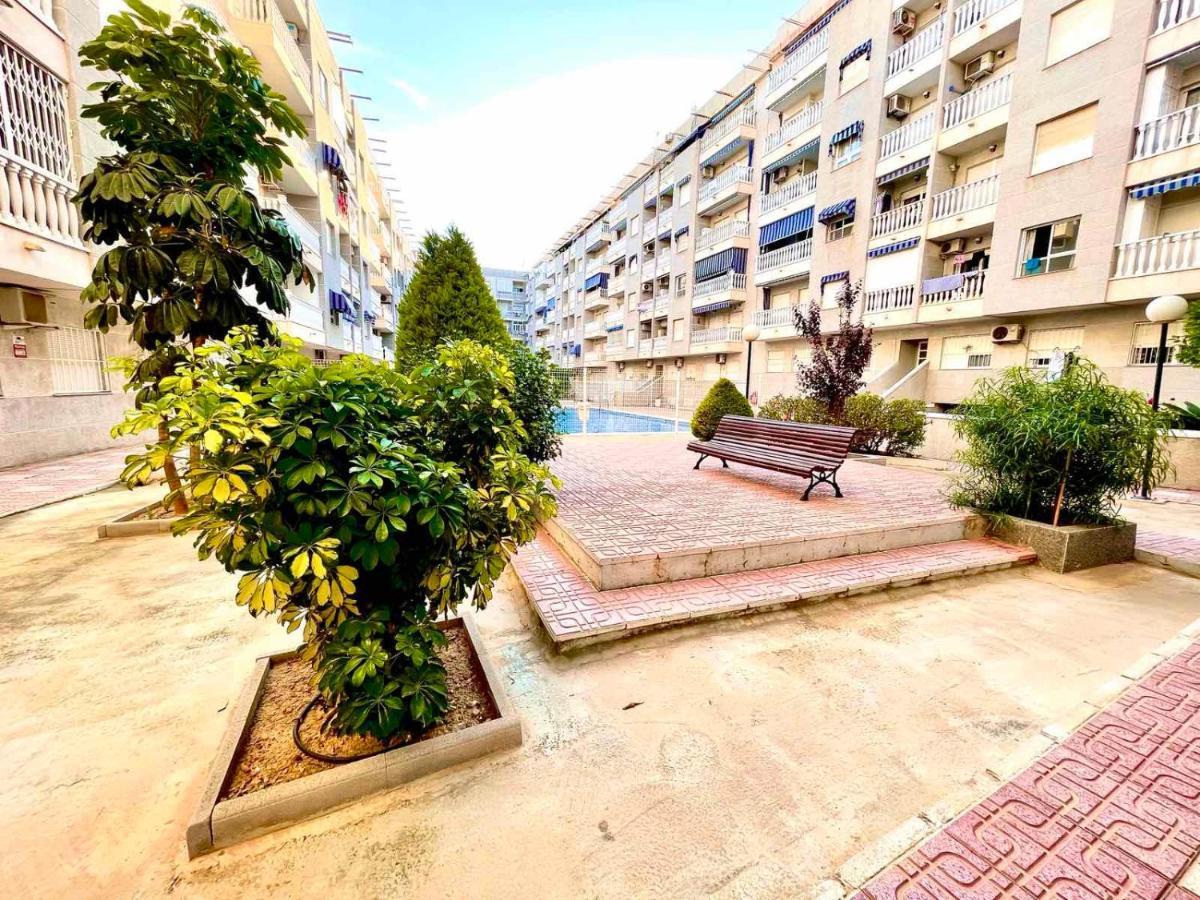 Torrevieja Comfortable Apartment Esterno foto